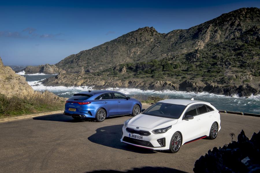  Kia ProCeed GT 2019 года  (фото 22 из 41)